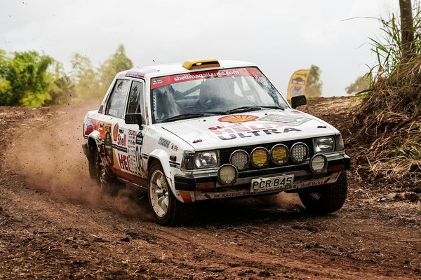 Welche Tipps gibt es fÃ¼r das Fahren eines Motorrads bei Regen?